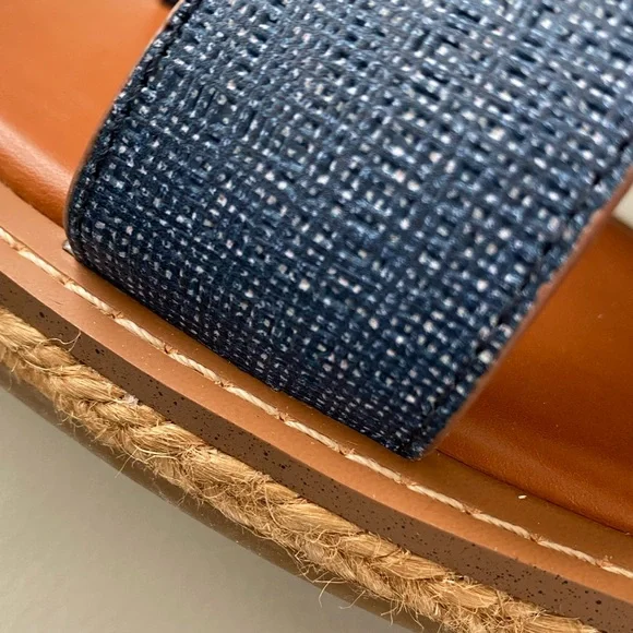 Vince Camuto Women's Ciela toe ring Flat Sandal - Picture 5 of 8